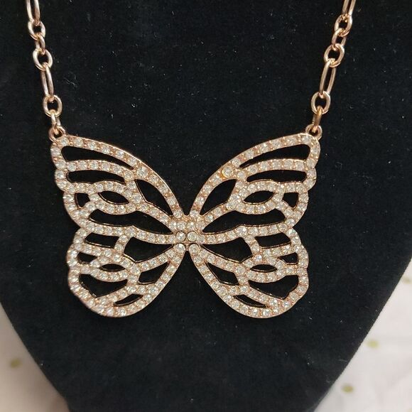 Beautiful Rhinestone Butterfly Statement Necklace - Picture 1 of 7